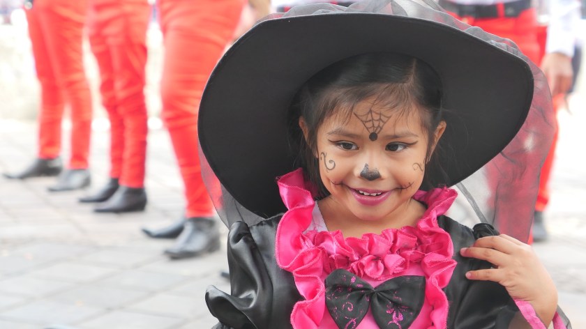 Black witch + red pants